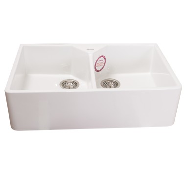 Quadratisches Doppel-Spülbecken im Landhausstil