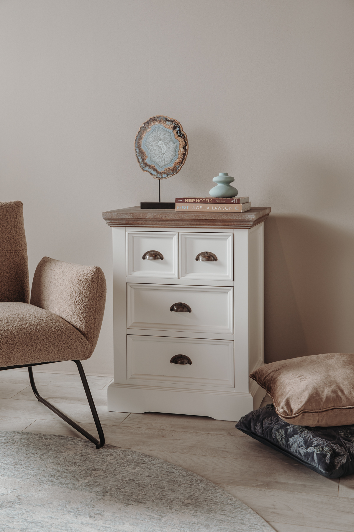 Fleur Landhaus Kommode 56 cm Nachtschrank