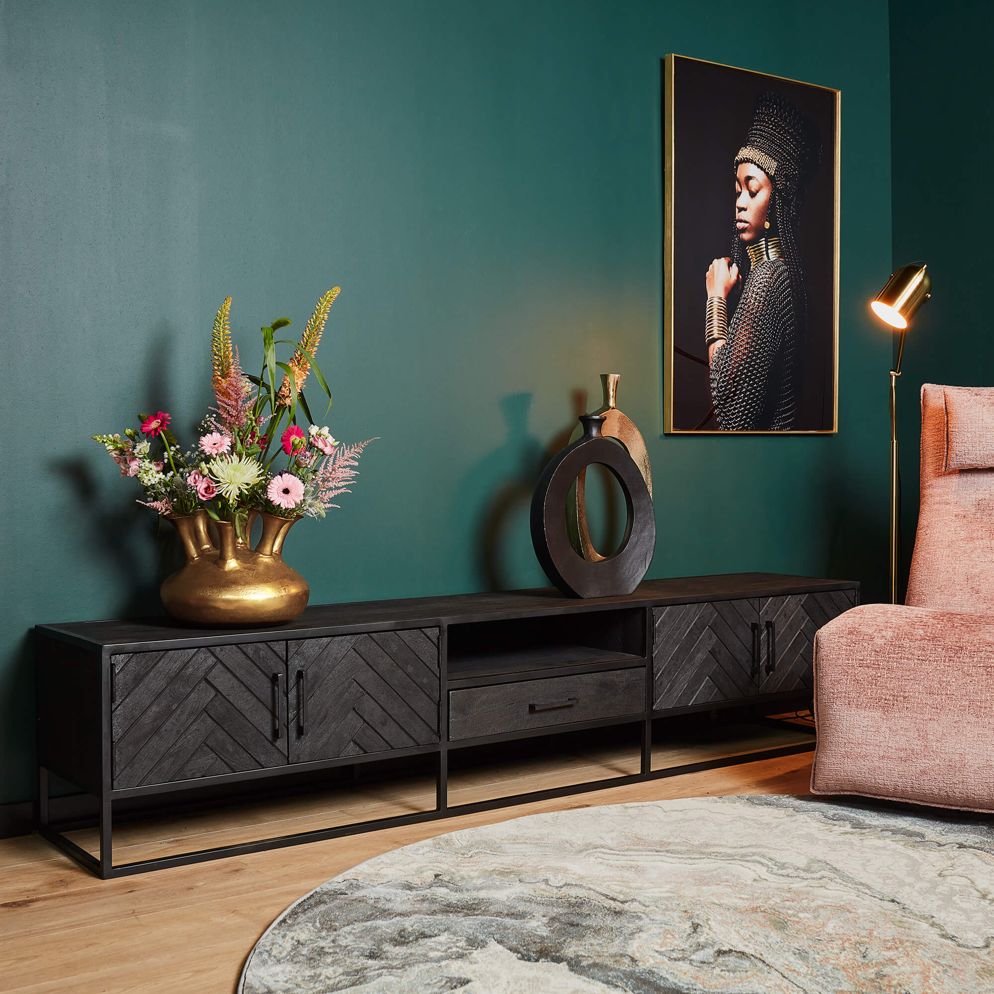 TV-Möbel „New York“ – Mangoholz Schwarz, Fischgrätenmuster, 240x45x50 cm