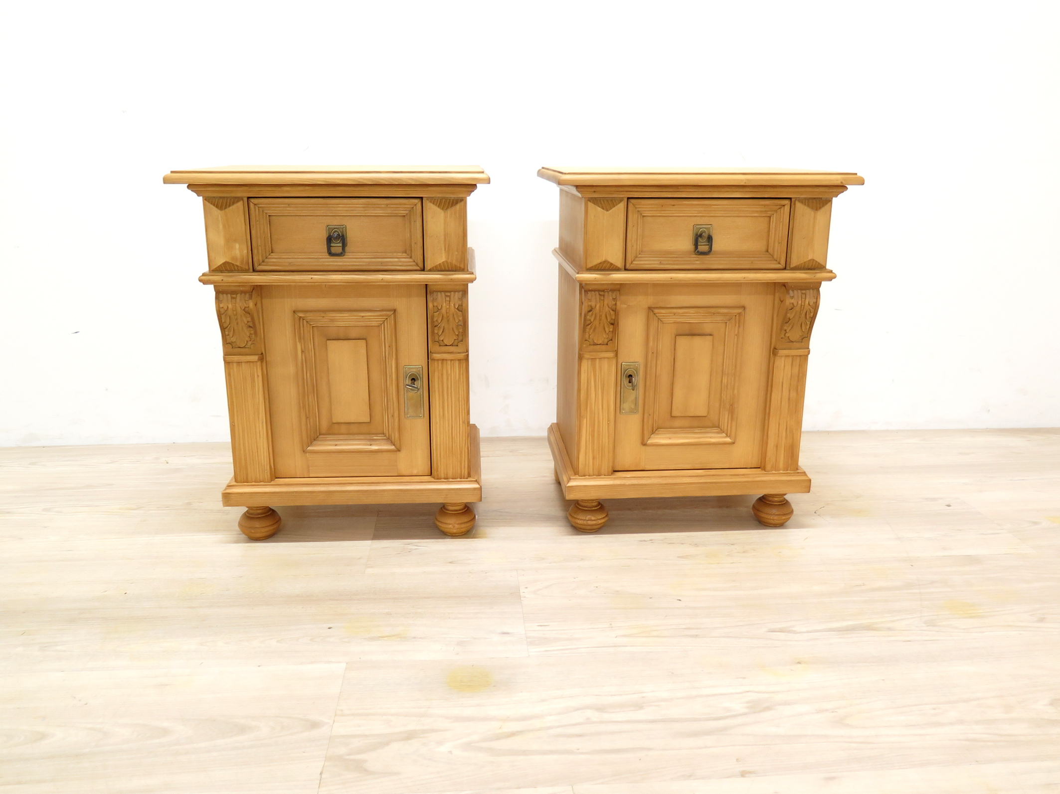 Premium Landhaus Kommode - gewachst Nachttisch 50 cm breit