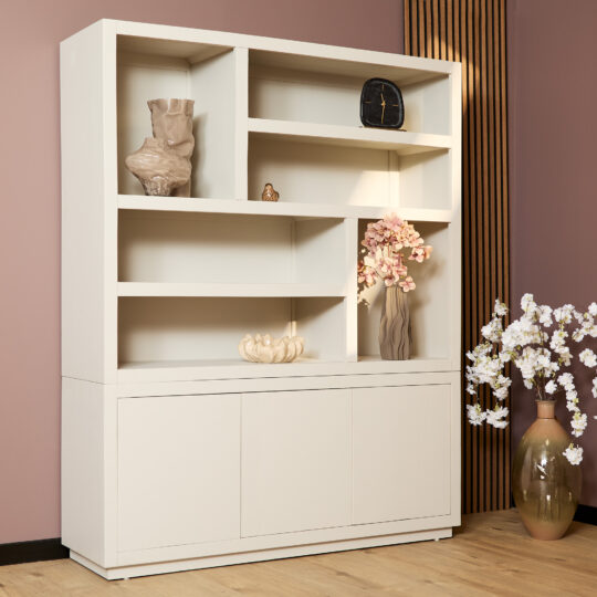 Bücherregal Aachen aus Mangoholz X – 3 Türen, Sand-Finish