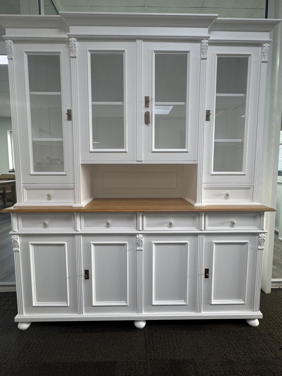 Küchenschrank Landhaus Massivholz mit Türen und Schubladen