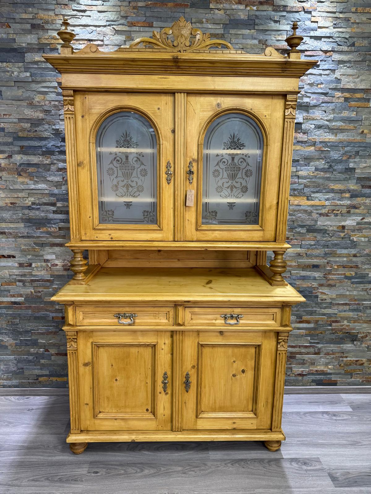 Gründerzeit Buffet aus Weichholz im Landhausstil