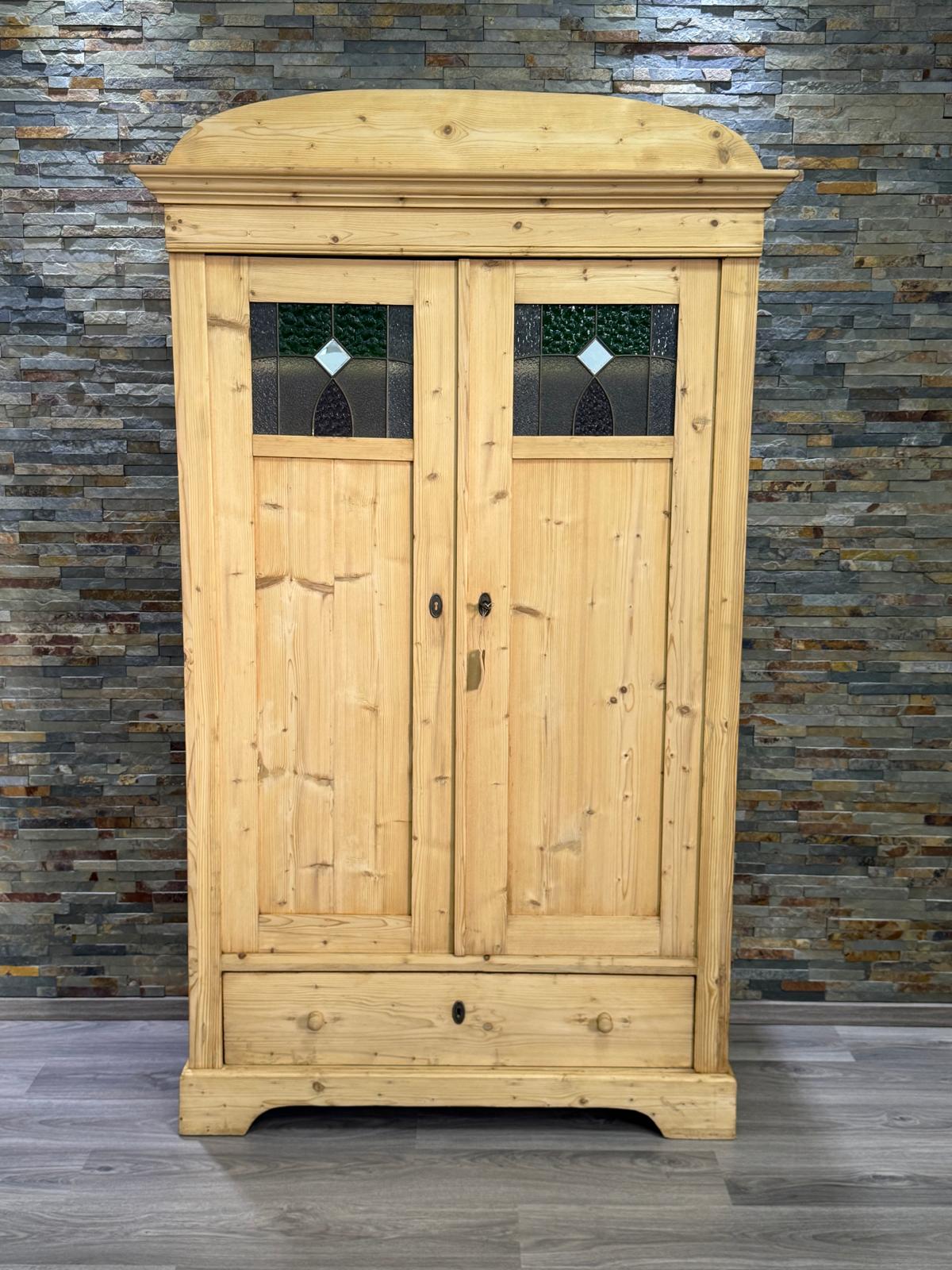 Jugendstil Weichholz Kleiderschrank